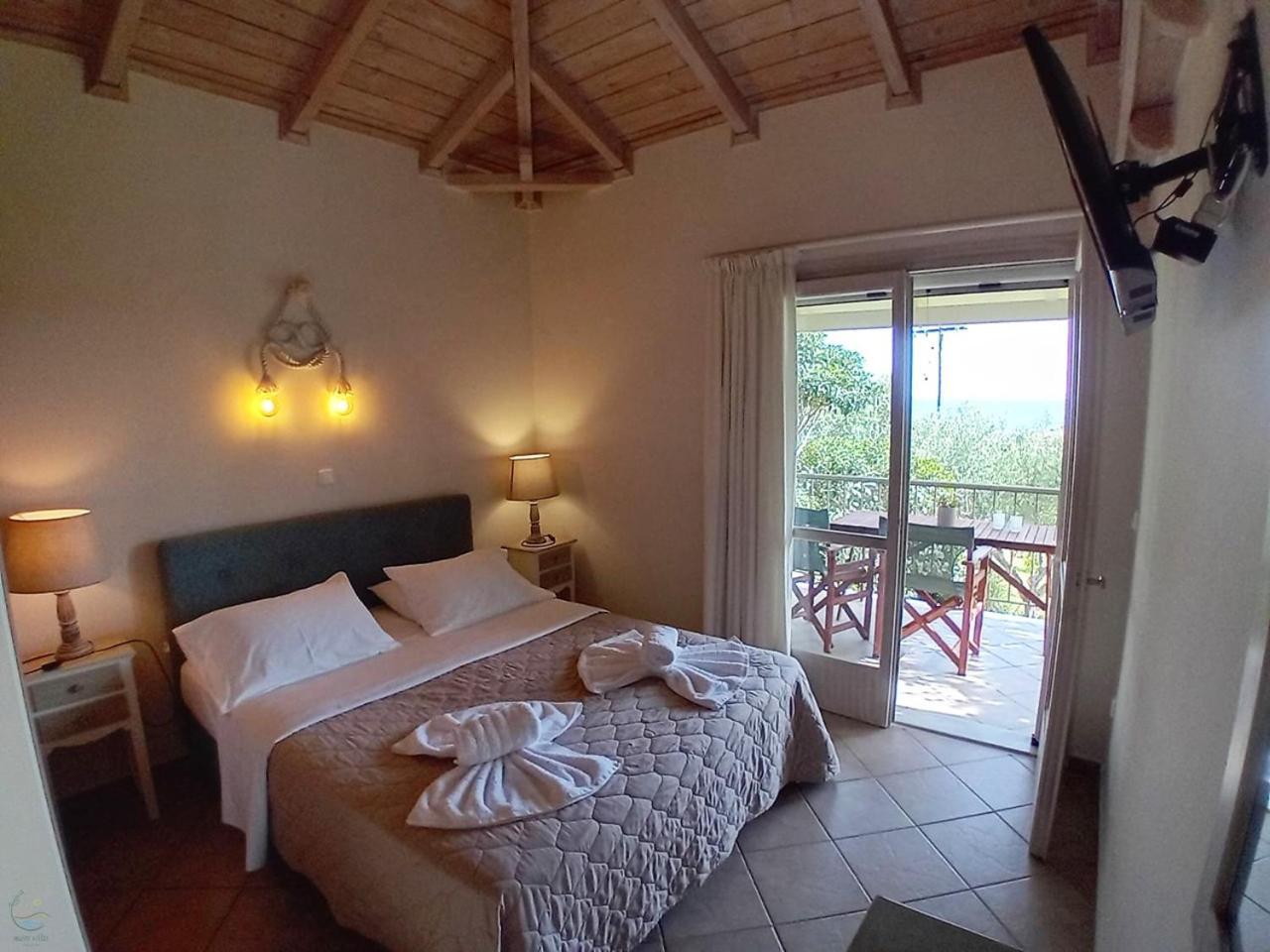 Muses Villas Finikounda Zimmer foto