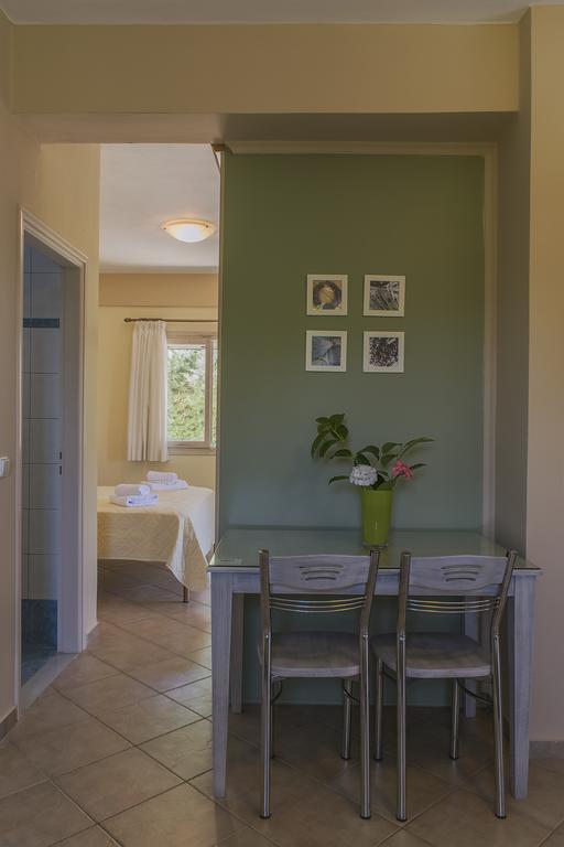 Muses Villas Finikounda Zimmer foto